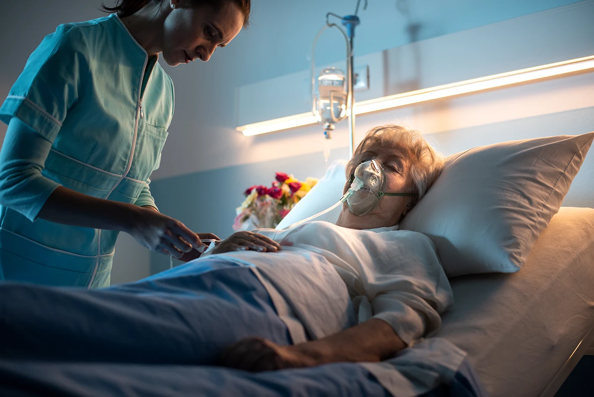 nurse-checking-a-senior-patient